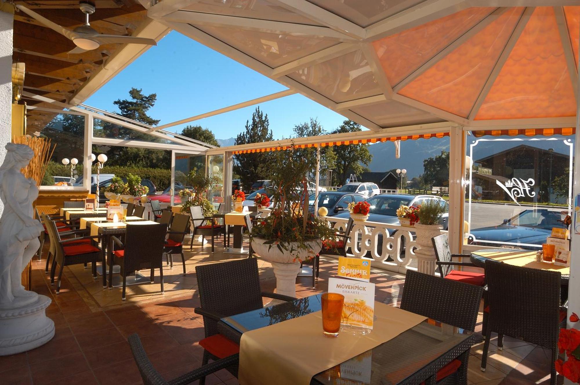 Victoria Hotel 4*